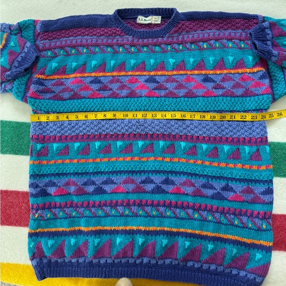Vintage Vibrant Patterned Sweater - Picture 13 of 15